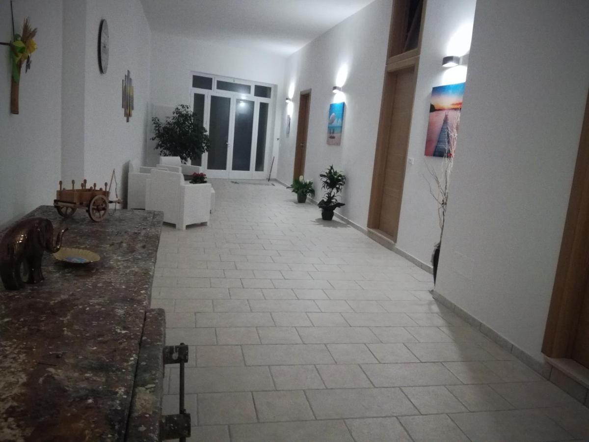 Bed and Breakfast Carpentry Уджано-ла-Кьеза Экстерьер фото